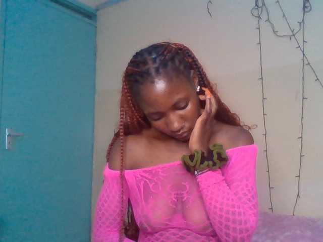 Asanty live cam on BongaCams