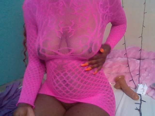 Asanty live cam on BongaCams