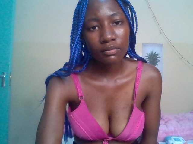 Asanty live cam on BongaCams