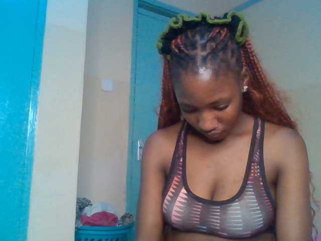 Asanty live cam on BongaCams
