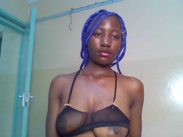 Asanty live cam on BongaCams