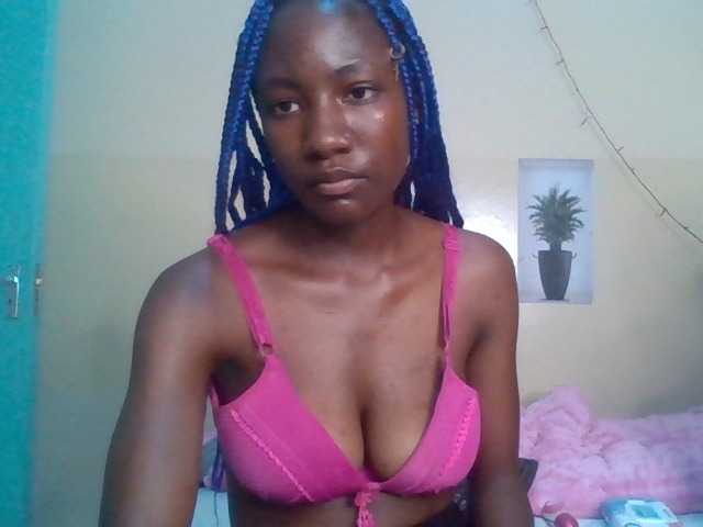 Asanty live cam on BongaCams