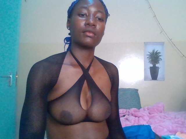 Asanty live cam on BongaCams