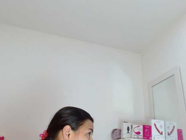 sashacreamy live webcam show