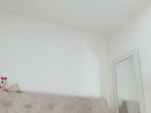 sashacreamy live cam preview