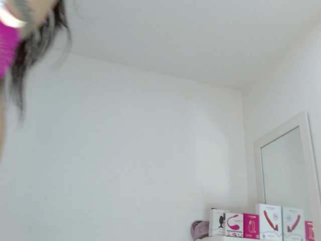 sashacreamy live cam on BongaCams