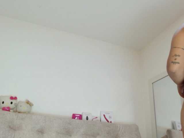 sashacreamy live cam on BongaCams