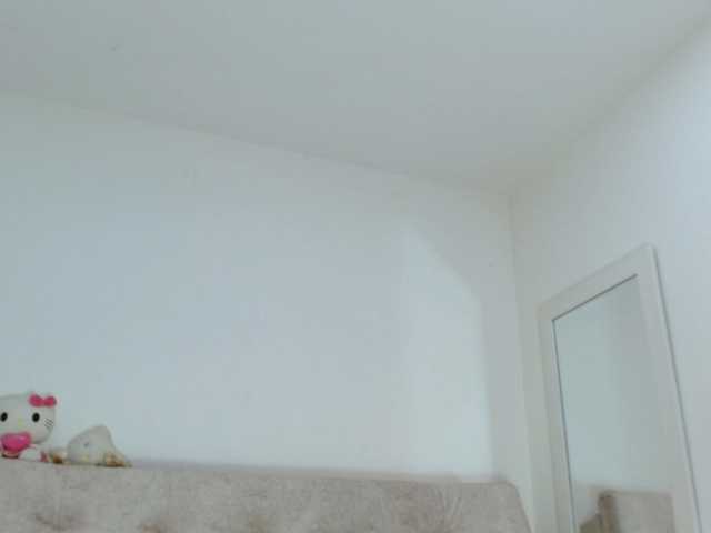 sashacreamy live cam preview