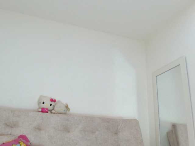 sashacreamy live cam preview