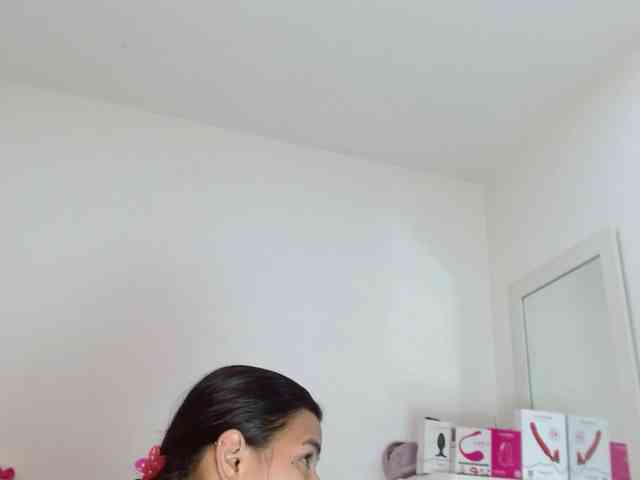 sashacreamy webcam
