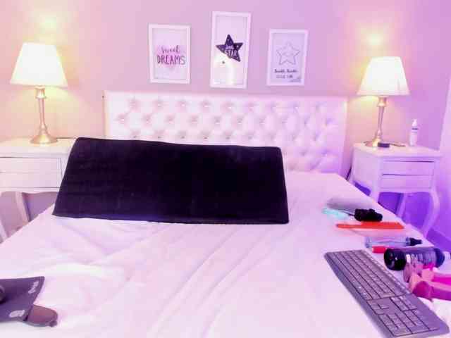 Mature-squiirt Live Webcam on BongaCams