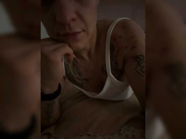 viki-pop live cam on BongaCams