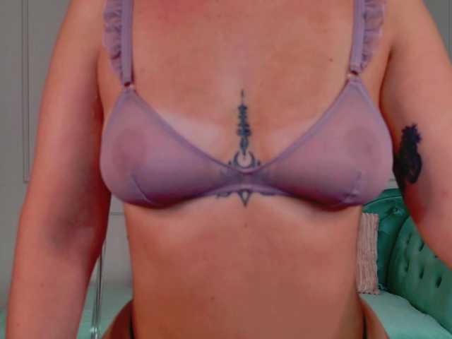Evaathorn live cam on BongaCams