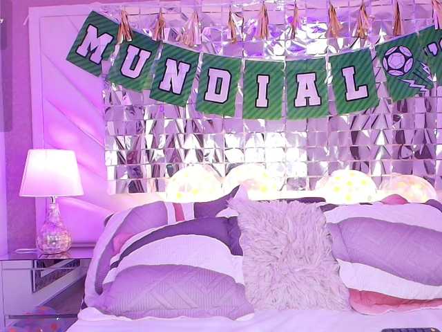 AliciaMiller live cam on BongaCams