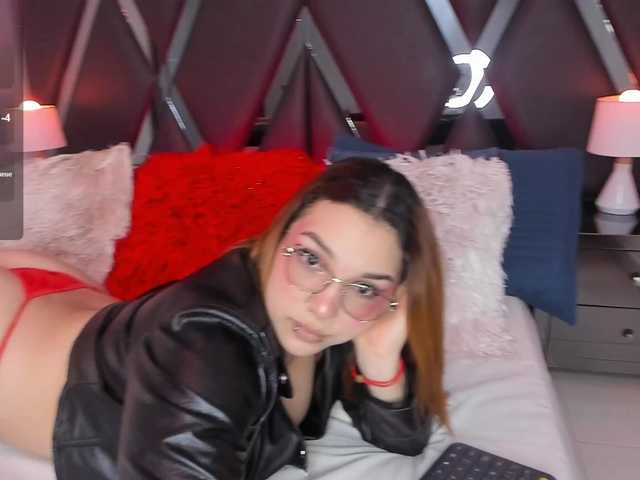 AliciaMiller live cam on BongaCams