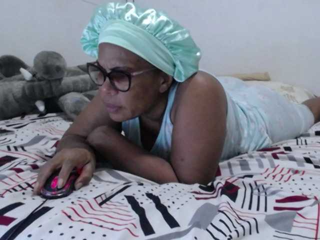 IIv0ryN0IIReX-XX live cam on BongaCams