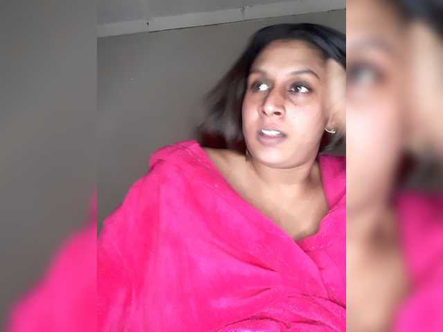 SexyCherri live cam on UnifiedCams