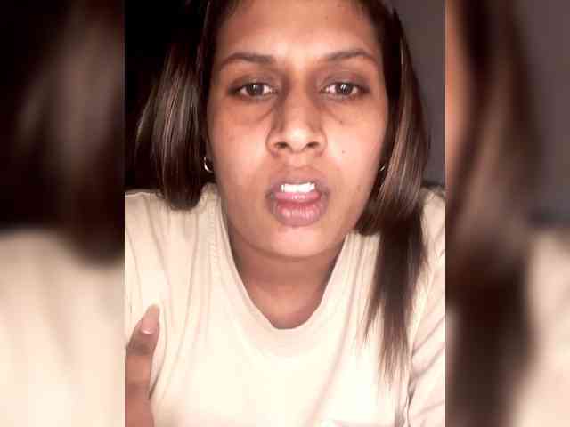 SexyCherri webcam