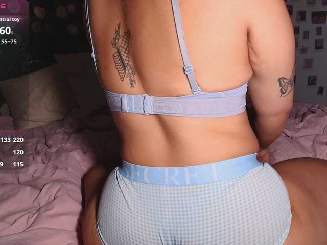 LyraCovee live webcam show