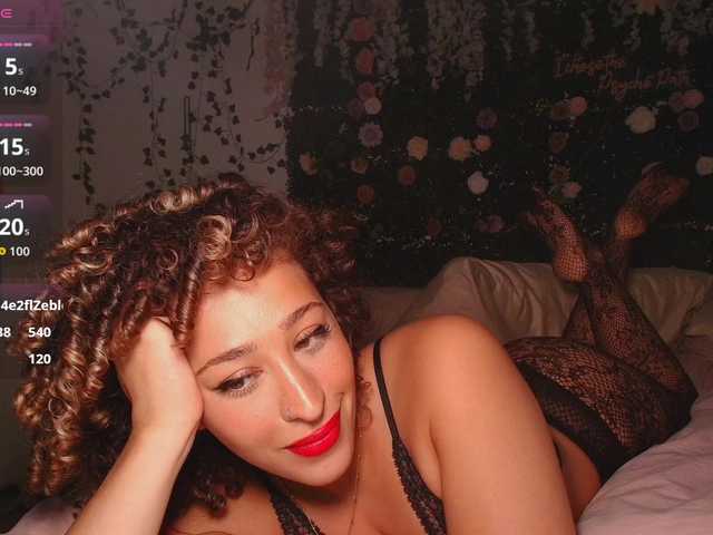 LyraCovee webcam
