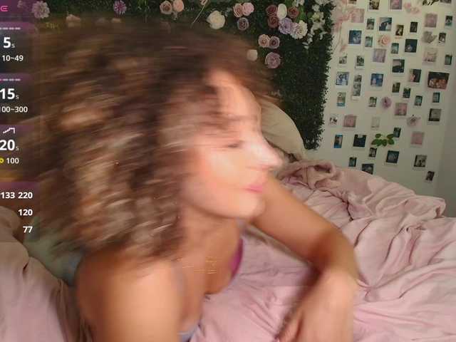 LyraCovee live webcam show