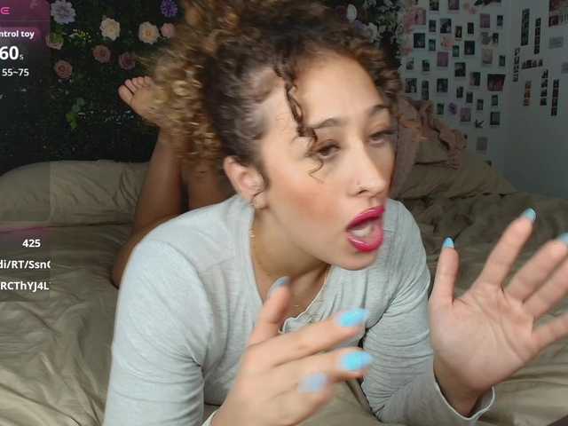 LyraCovee live cam preview