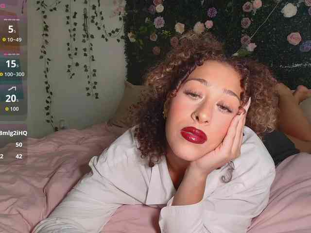 LyraCovee webcam