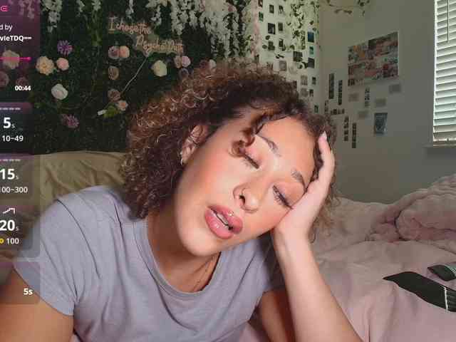 LyraCovee webcam