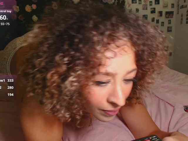 LyraCovee webcam