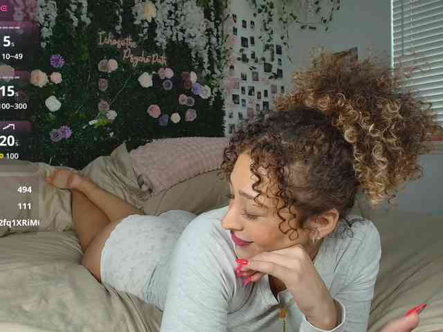LyraCovee webcam