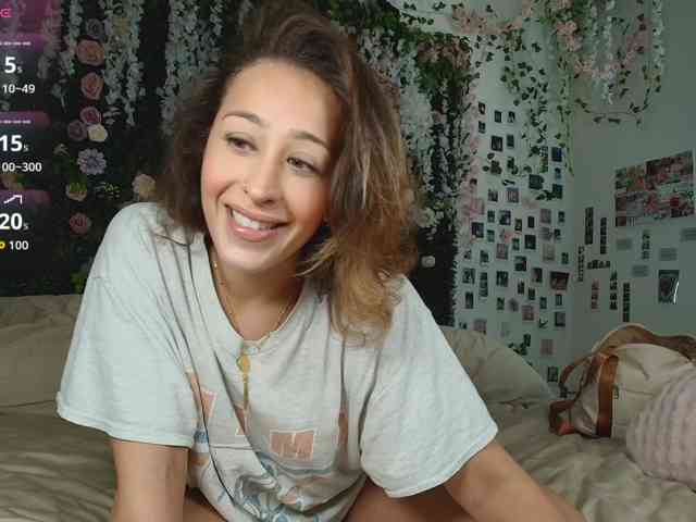 LyraCovee webcam