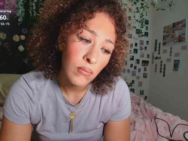 LyraCovee webcam