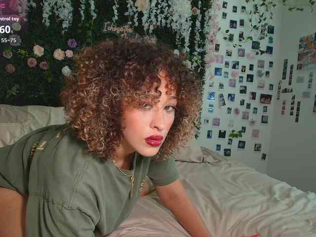 LyraCovee webcam