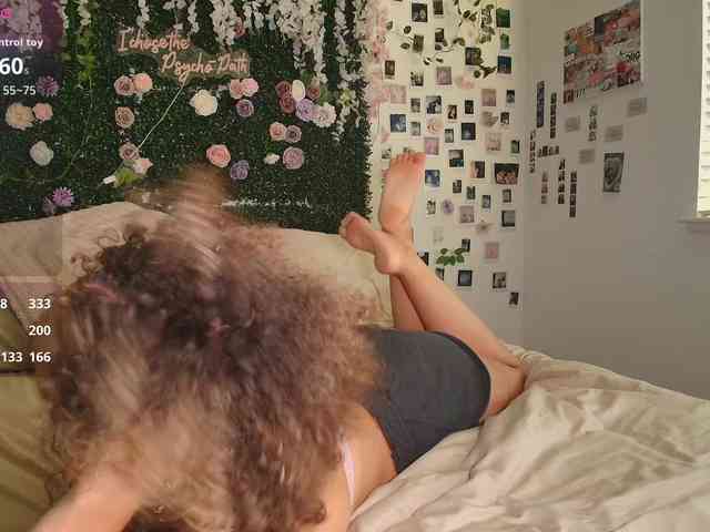 LyraCovee webcam