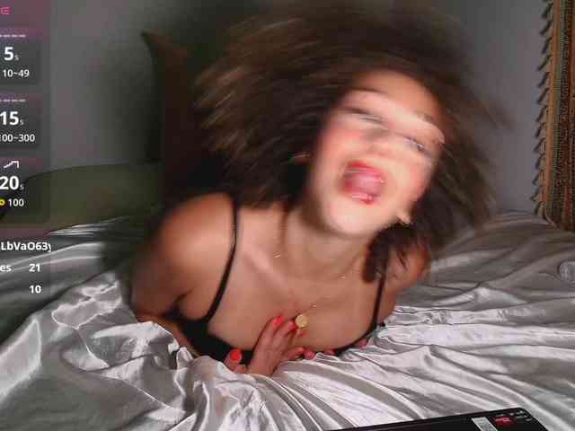 LyraCovee webcam