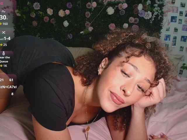 LyraCovee webcam