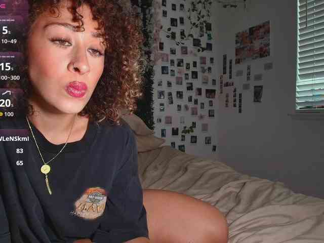LyraCovee webcam