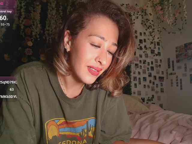 LyraCovee webcam