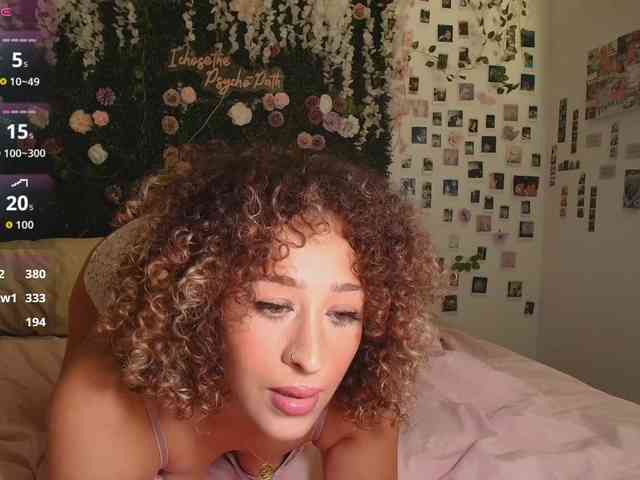 LyraCovee webcam