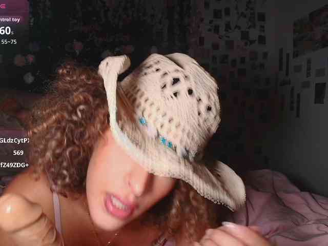 LyraCovee webcam