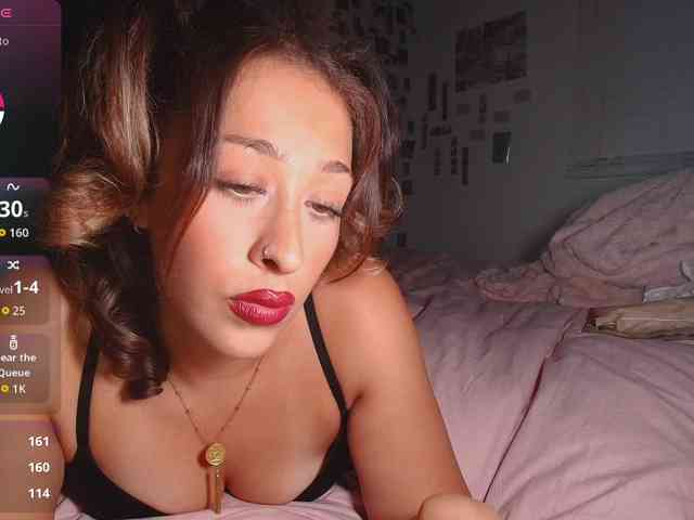 LyraCovee webcam