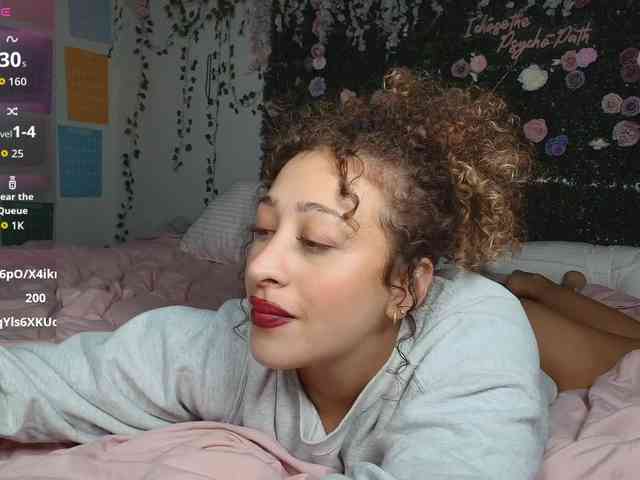 LyraCovee webcam