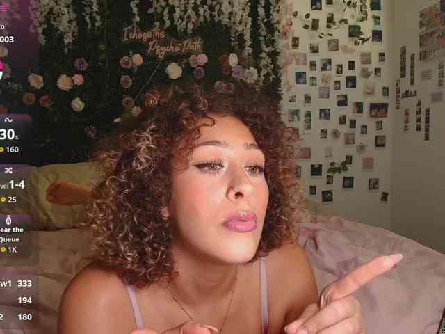 LyraCovee webcam