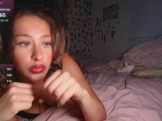 LyraCovee webcam