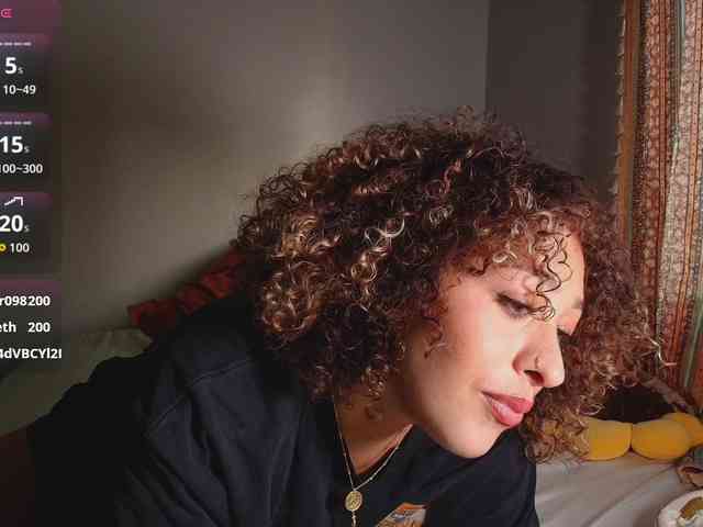 LyraCovee webcam