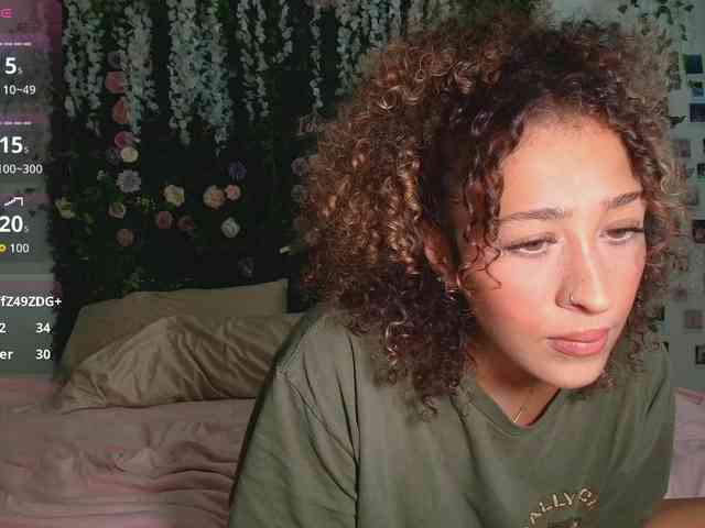LyraCovee webcam