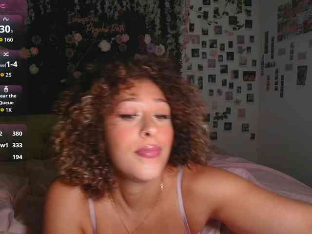 LyraCovee webcam