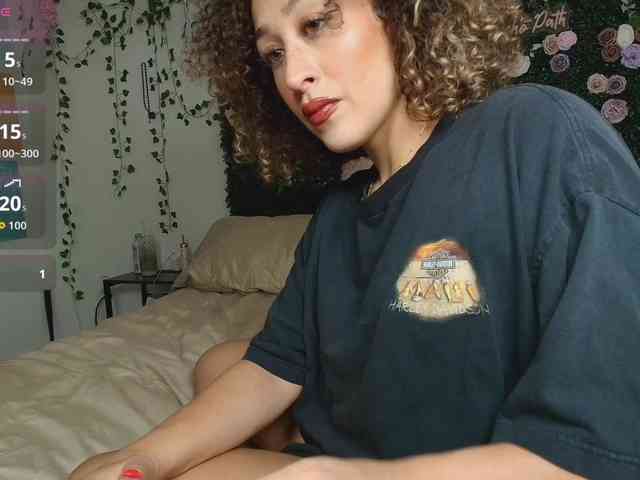 LyraCovee webcam