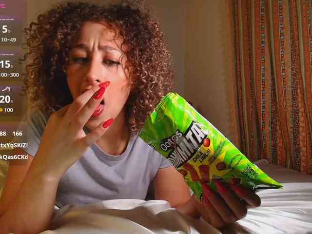 LyraCovee webcam