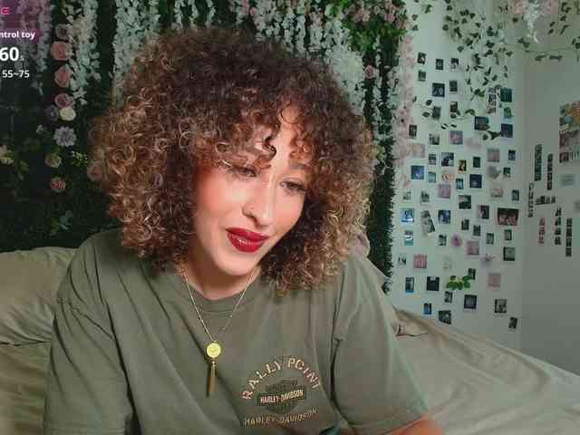 LyraCovee webcam